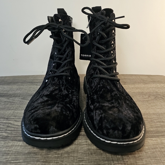 Torrid Crushed Velvet Combat Boot Size 10.5 - Picture 2 of 7